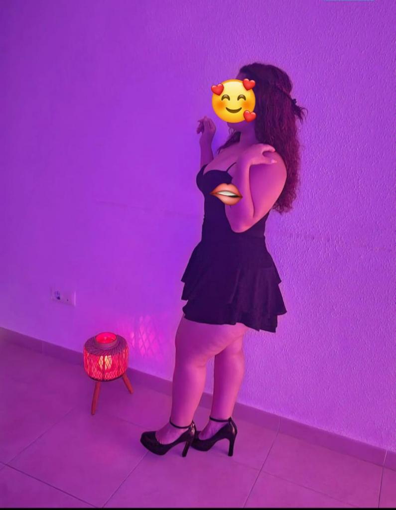 Chica busca chico en Almería: 