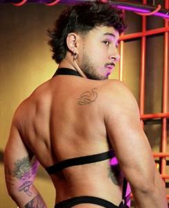 672044911: Chico busca chica en Valencia