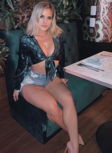 614458925: Chica busca chico en Navarra