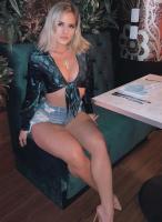 614458925: Chica busca chico en Navarra