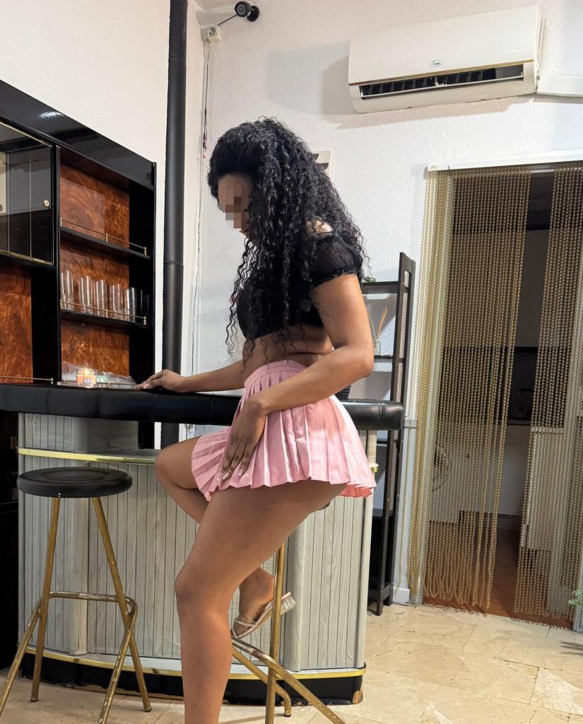 641127229: Chica busca chico en Sevilla