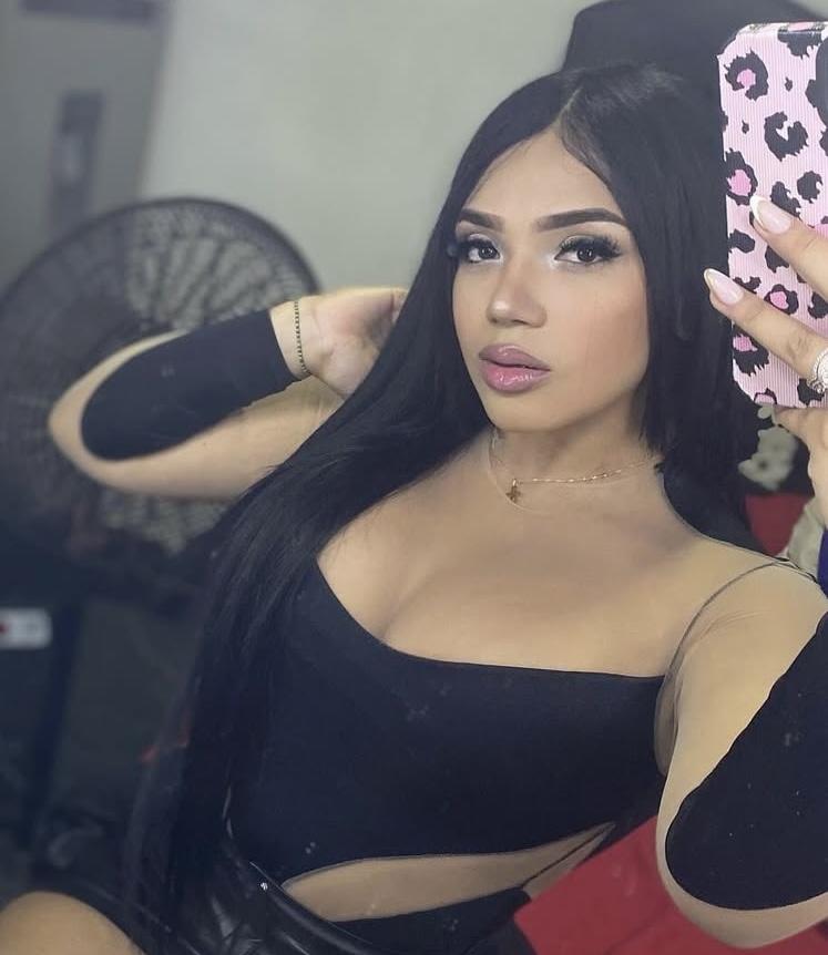 611335563: Chica busca chico en Barcelona