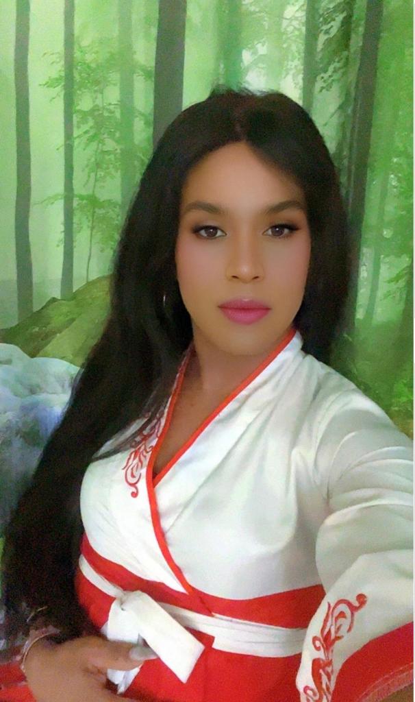 633047034: Transexual en Valladolid