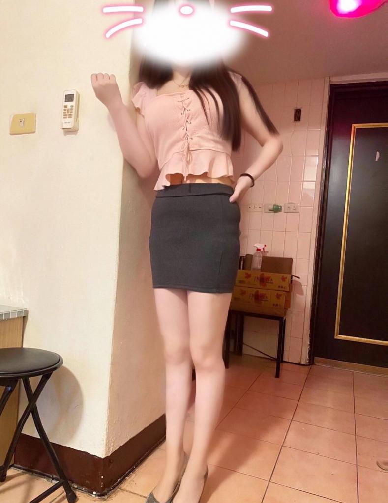 643112363: Chica busca chico en Madrid