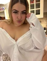 742021328: Chica busca chico en Barcelona