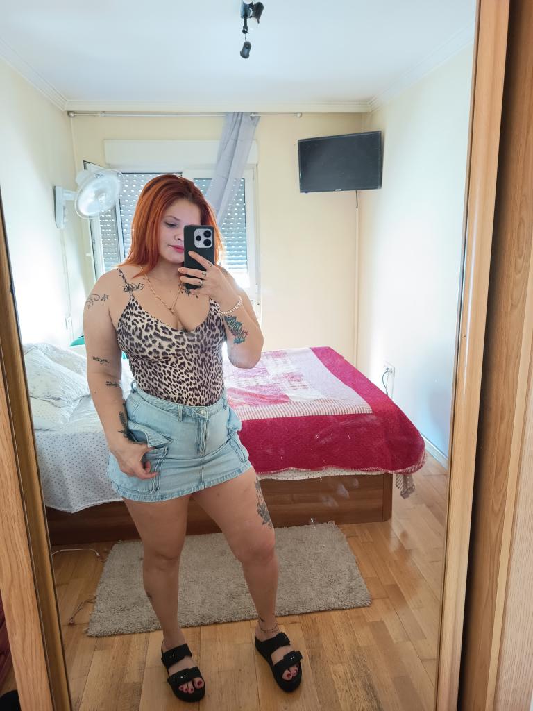 677308085: Chica busca chico en Albacete