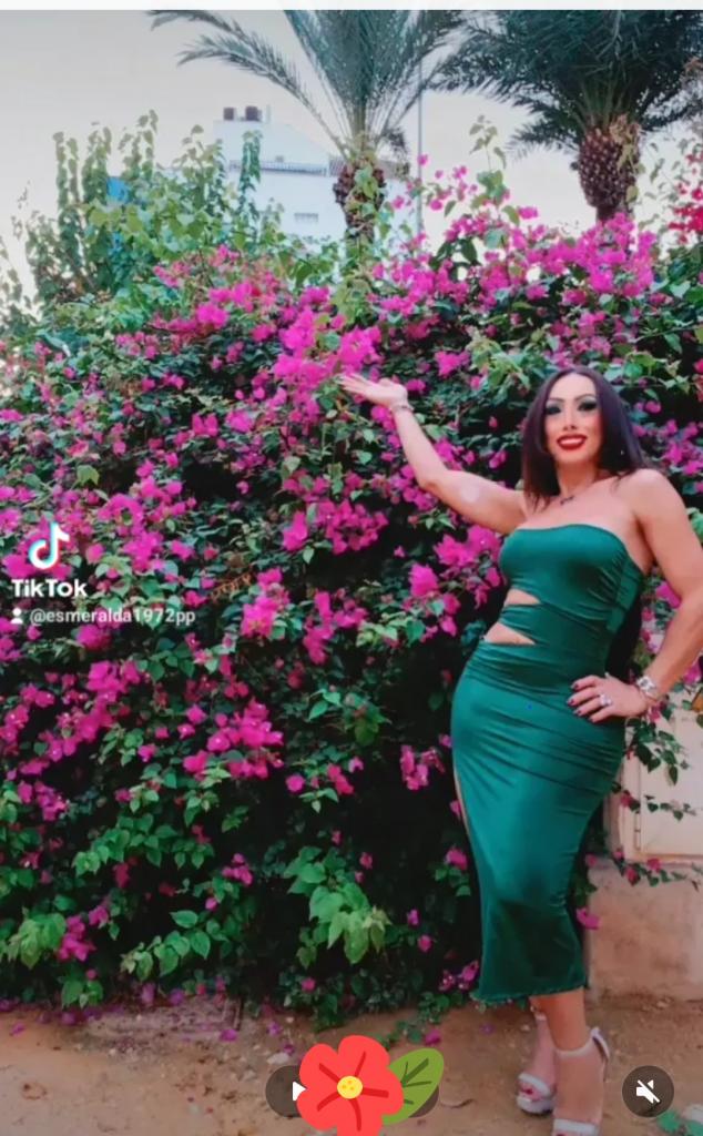 667054614: Transexual en Gerona