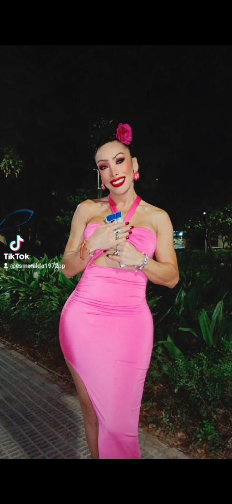 667054614: Transexual en Gerona