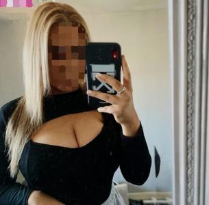 672861748: Chica busca chico en Barcelona