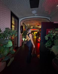 667771170: Chica busca chico en Madrid