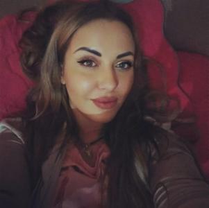 631552681: Chica busca chico en Sevilla