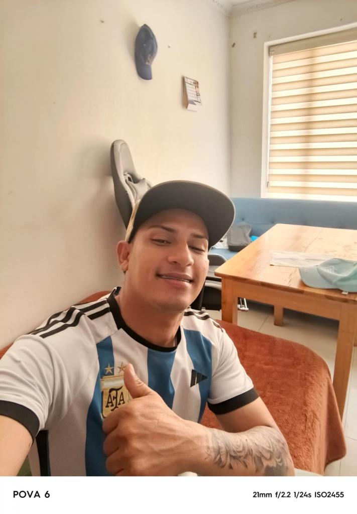 Chico busca chica en Sevilla: 