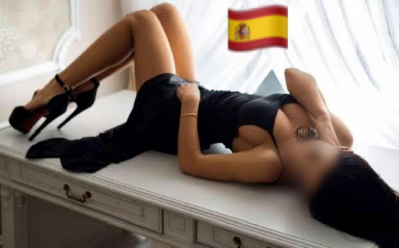 Chica busca chico en Alicante: Chica busca chico