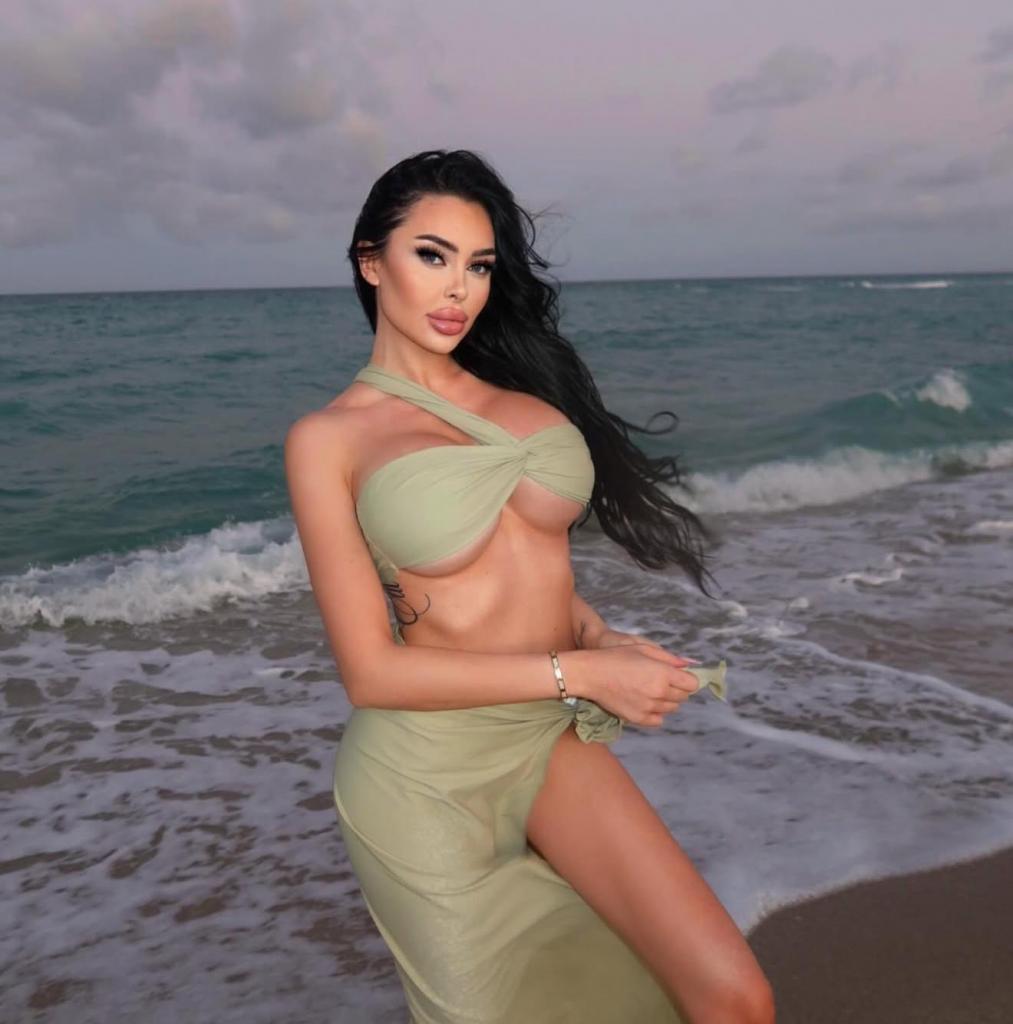 671888404: Chica busca chico en Almería