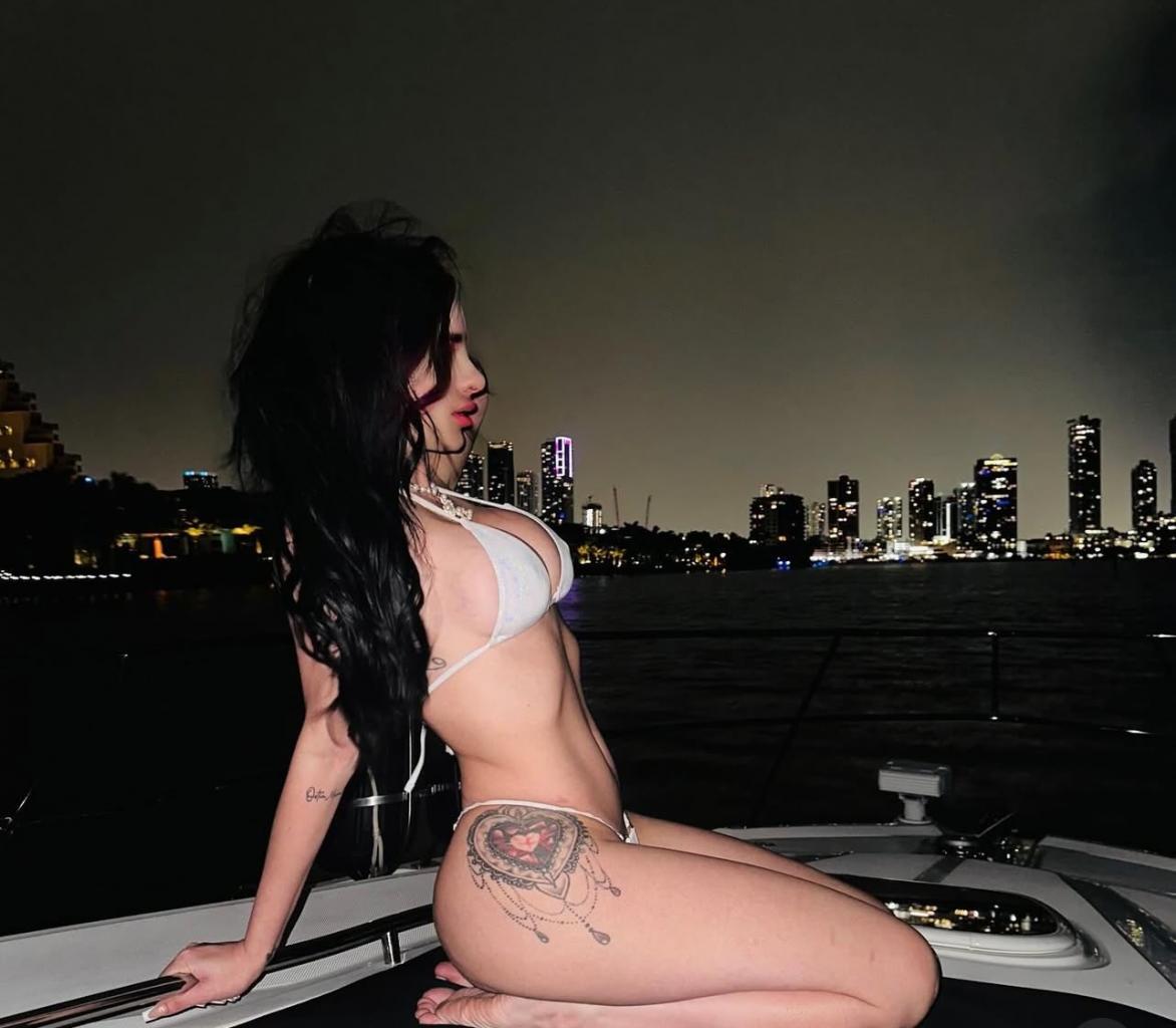 Chica busca chico en Granada: 