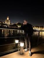 641628842: Chico busca chica en Sevilla