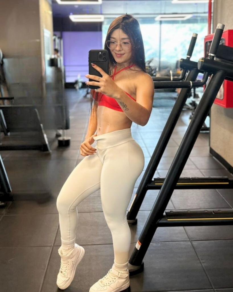 631184134: Chica busca chico en Mallorca