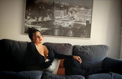 643547825: Chica busca chico en Murcia