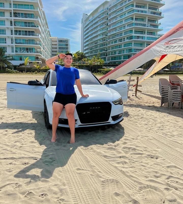 Chico busca chica en Las Palmas: 