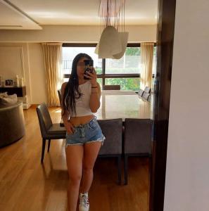 604221017: Chica busca chico en La Coruña