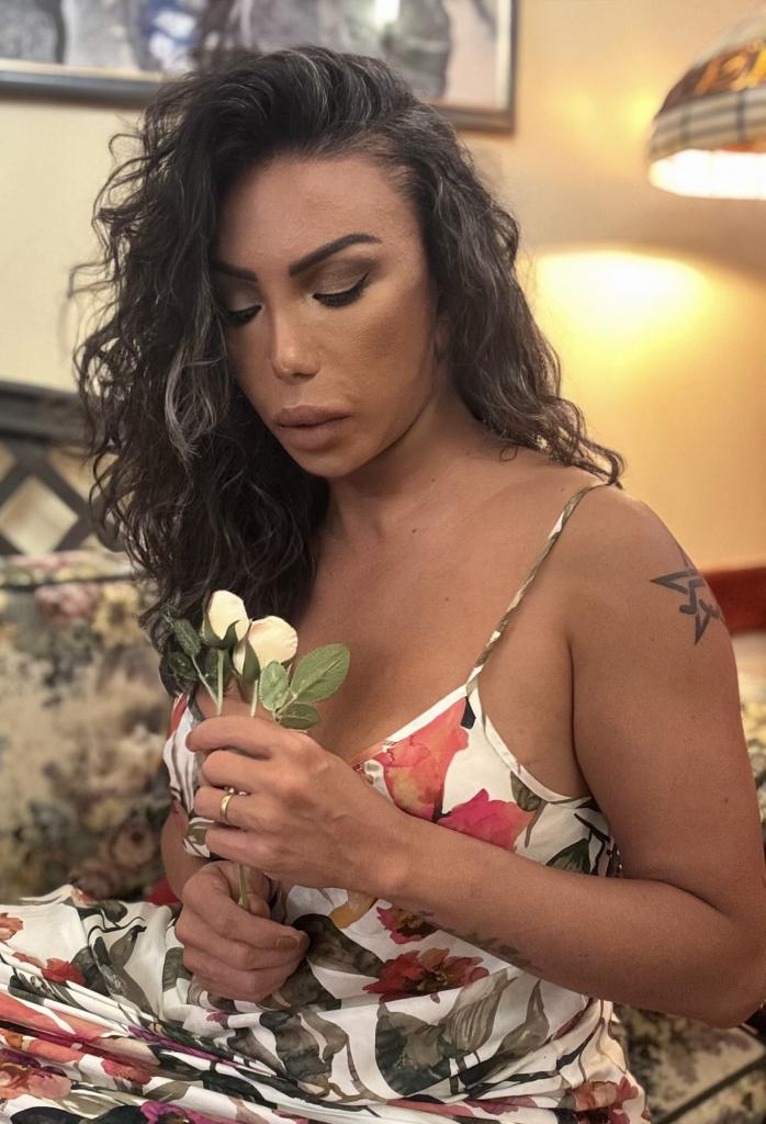 637912929: Transexual en Valencia