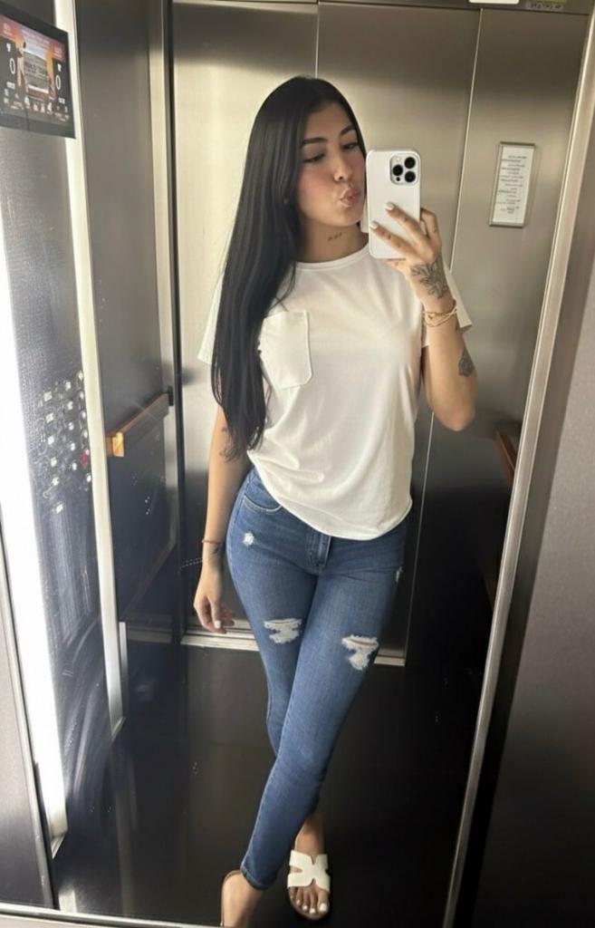 634324369: Chica busca chico en Barcelona