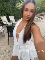 617057161: Chica busca chico en Barcelona