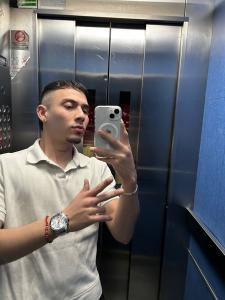 641454323: Chico busca chica en Barcelona