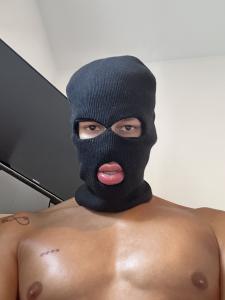 672190778: Chico busca chica en Barcelona