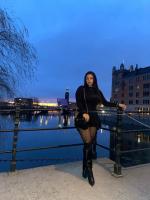 652010357: Chica busca chico en Barcelona