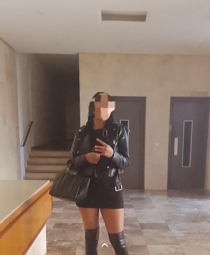 Chica busca chico en Málaga: Chica busca chico