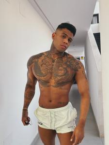 Chico busca chica en Málaga: 