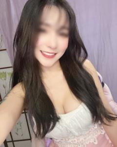 647004930: Chica busca chico en Granada