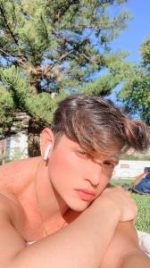 692972990: Chico busca chica en Valencia