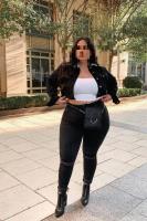 631696489: Chica busca chico en Barcelona