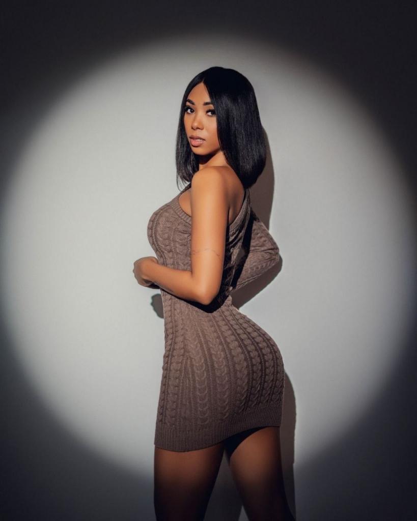 637774887: Chica busca chico en Granada