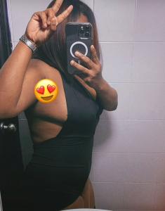 604274845: Chica busca chico en Barcelona