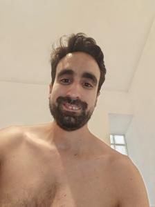 613872363: Chico busca chica en León