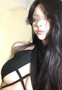 670331903: Chica busca chico en Barcelona