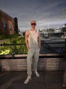 623911348: Chico busca chica en Barcelona