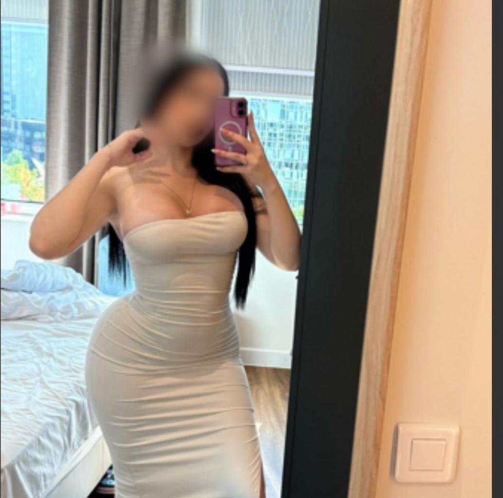 Chica busca chico en Almería: 