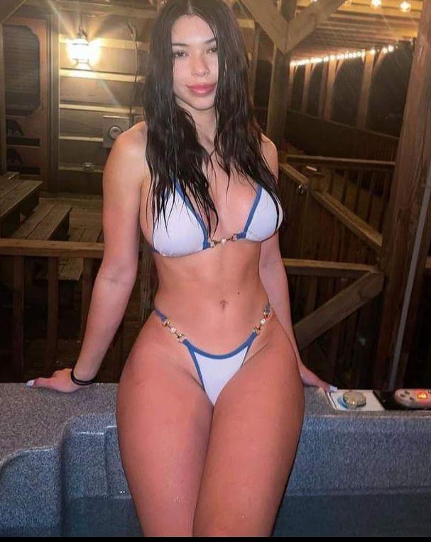 614773564: Chica busca chico en La Coruña