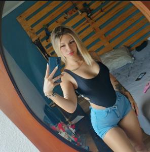 661169225: Chica busca chico en Asturias