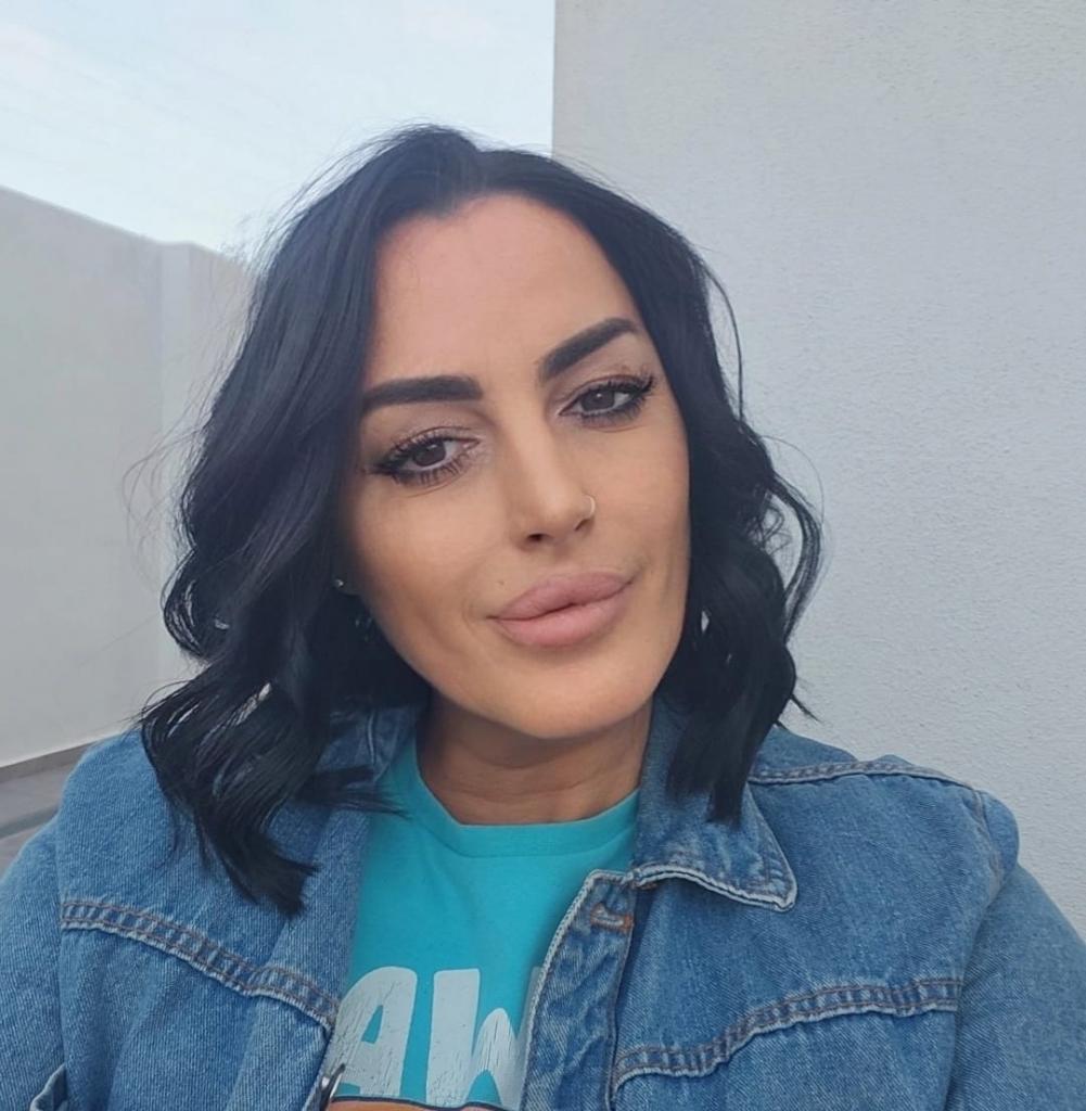 Chica busca chico en Ibiza: 