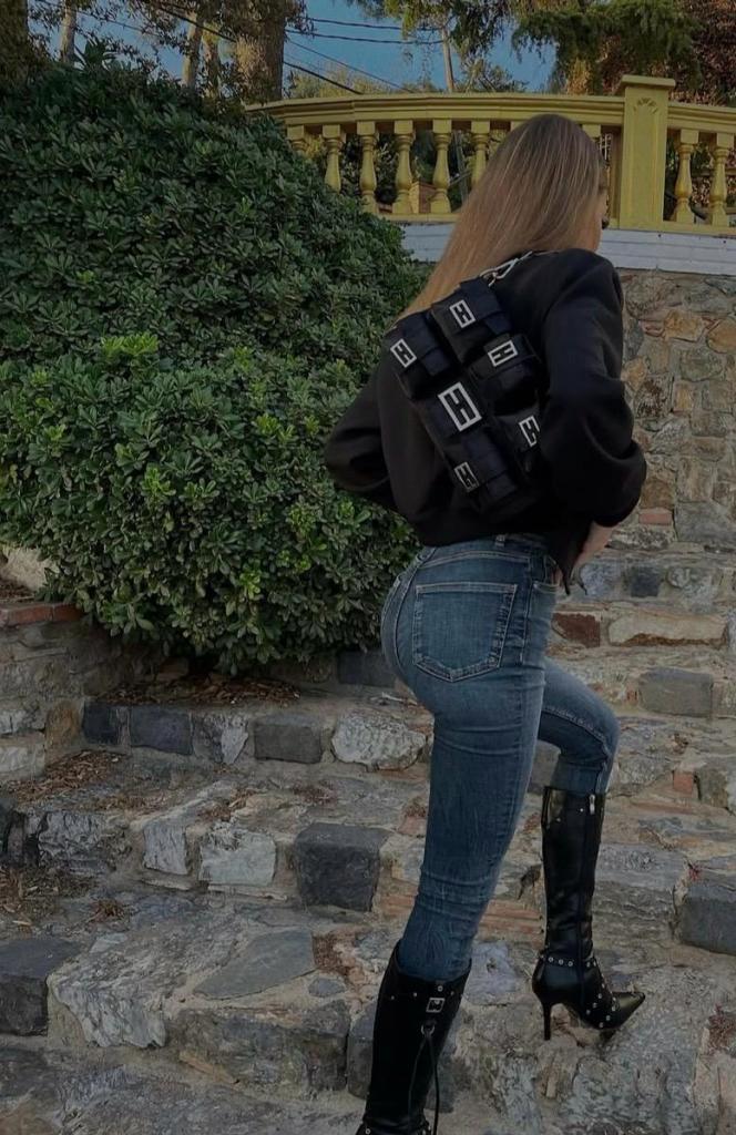 666401195: Chica busca chico en Madrid