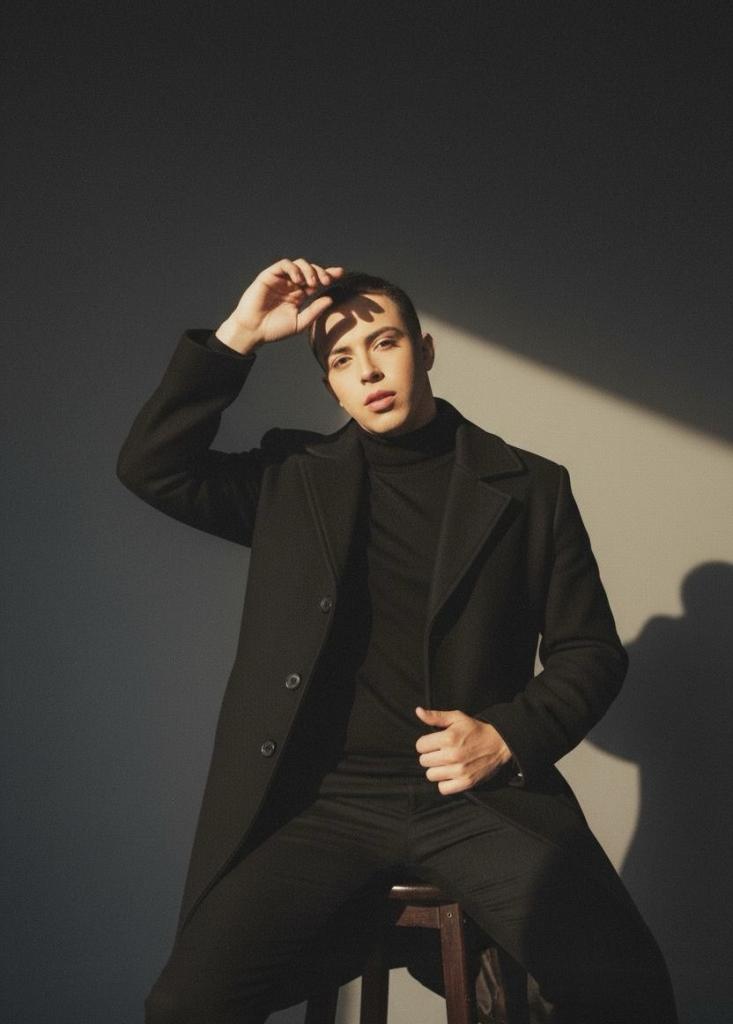 Chico busca chica en Sevilla: 