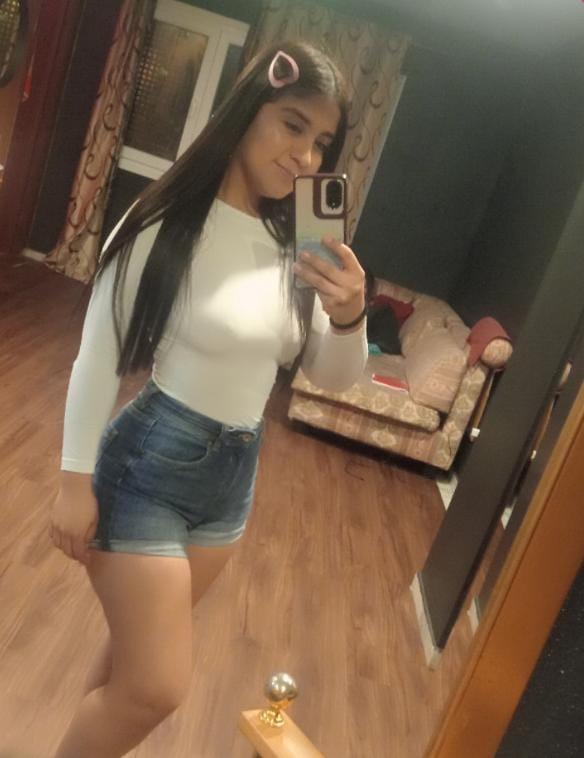 697723048: Chica busca chico en Cádiz
