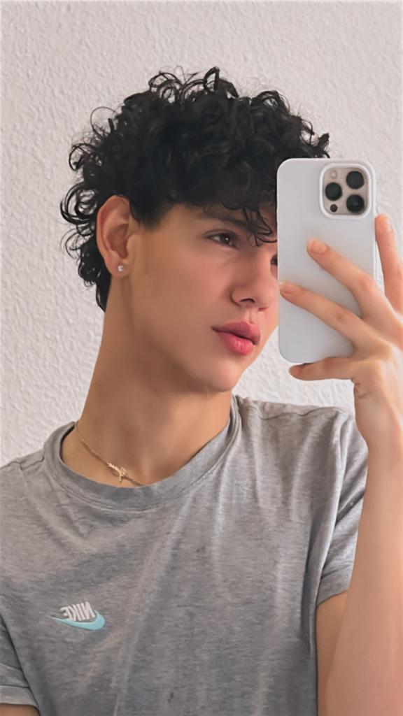 Chico busca chica en Granada: 