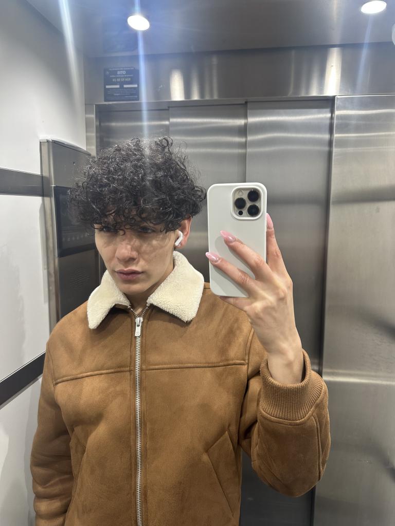 Chico busca chica en Granada: 