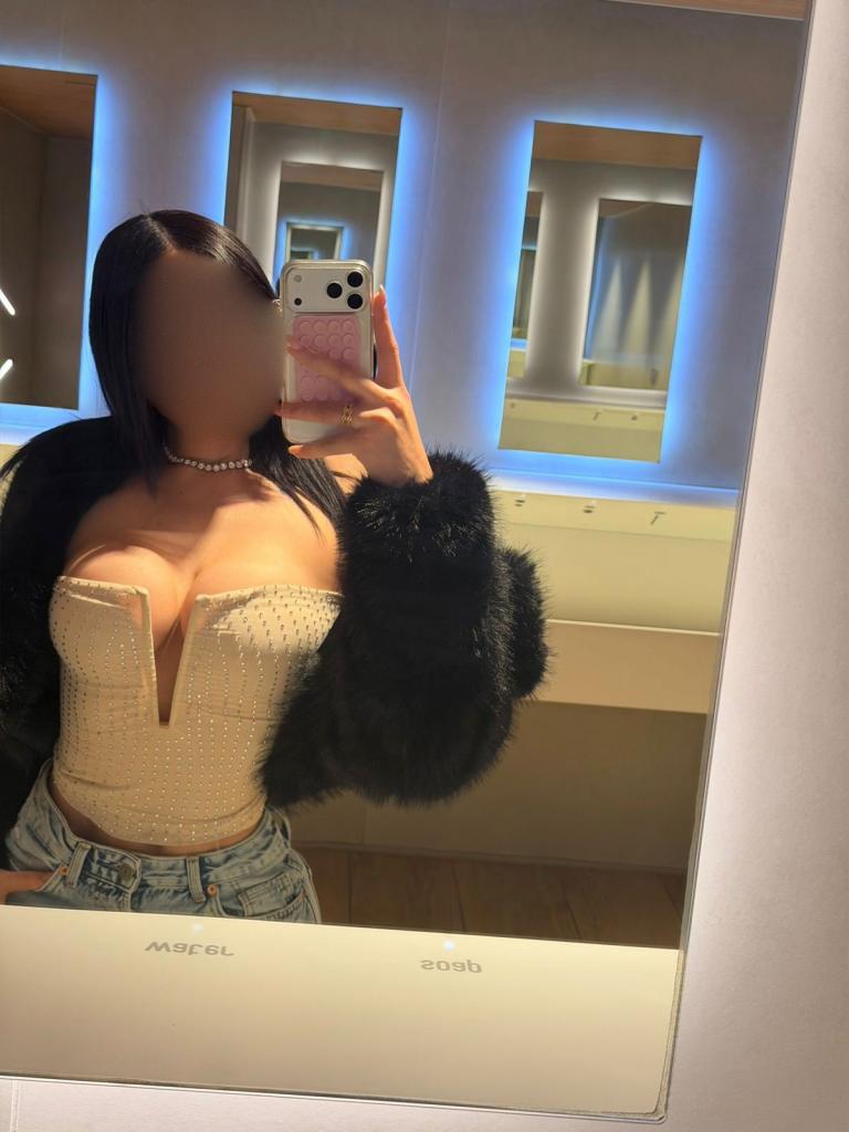 664874220: Chica busca chico en Madrid